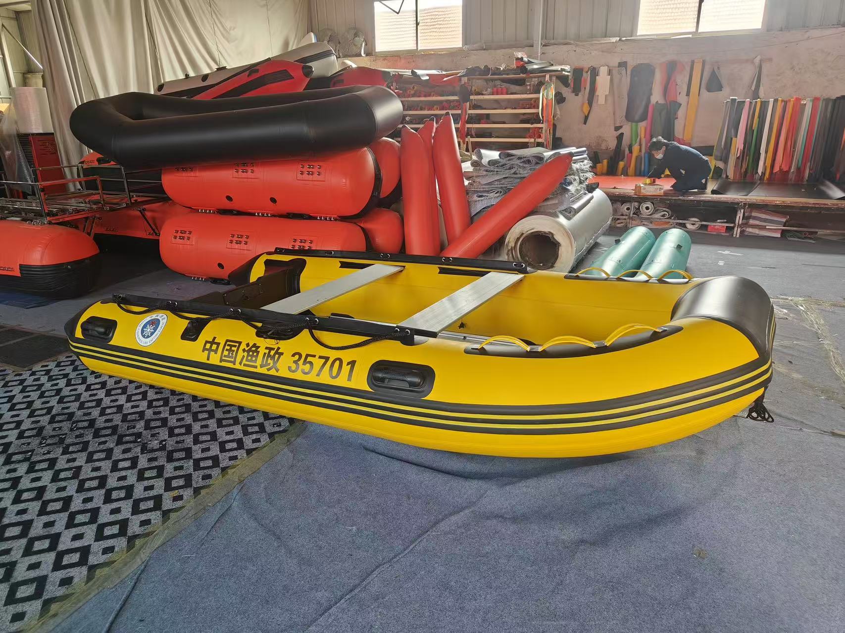 12ft yellow and black Rubber Dinghy Rowing Boat 